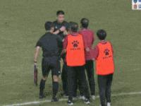 教练掌掴裁判！中国足球还有什么是不可能发生的？